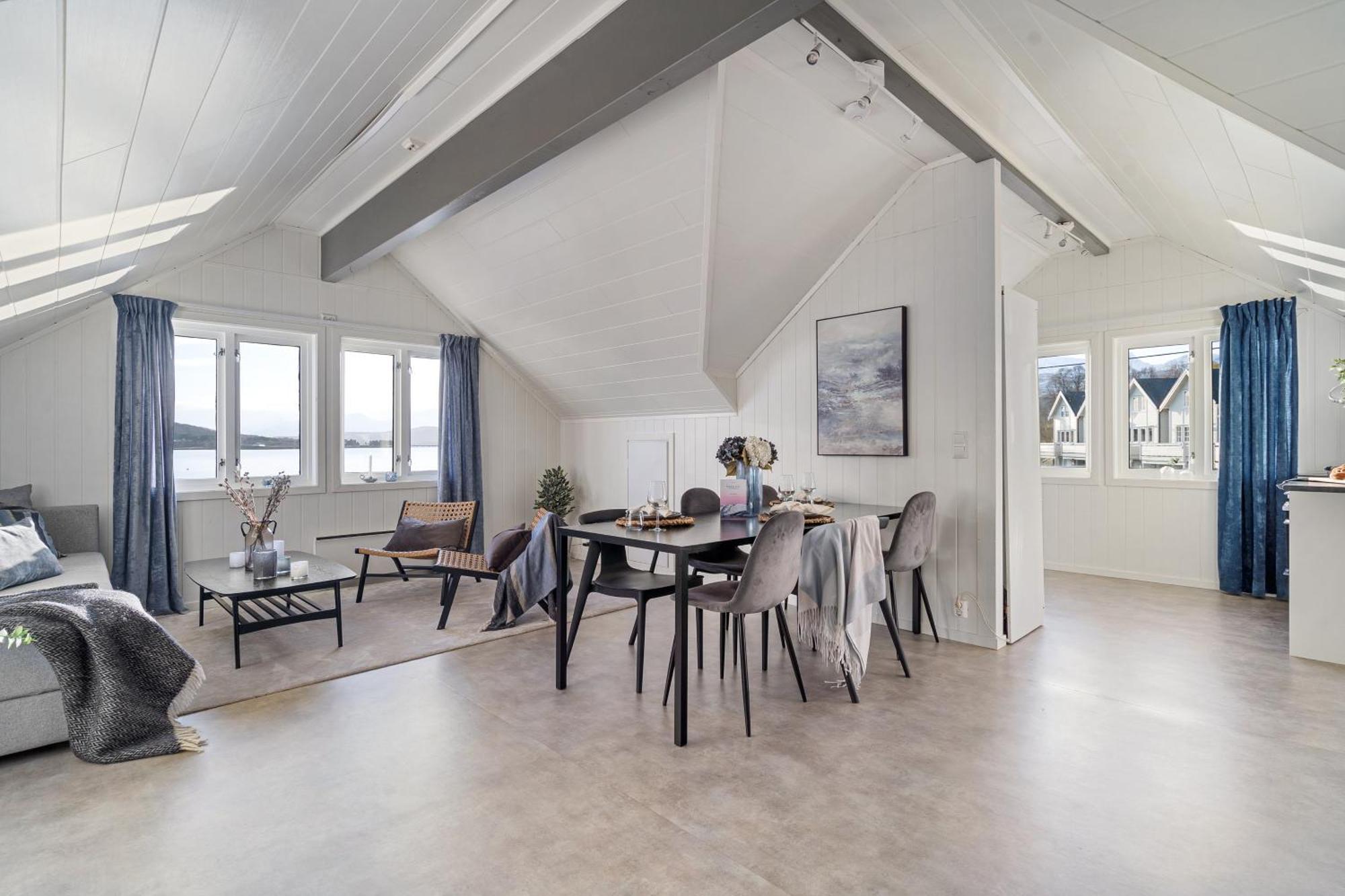 Apartment Steam Pier