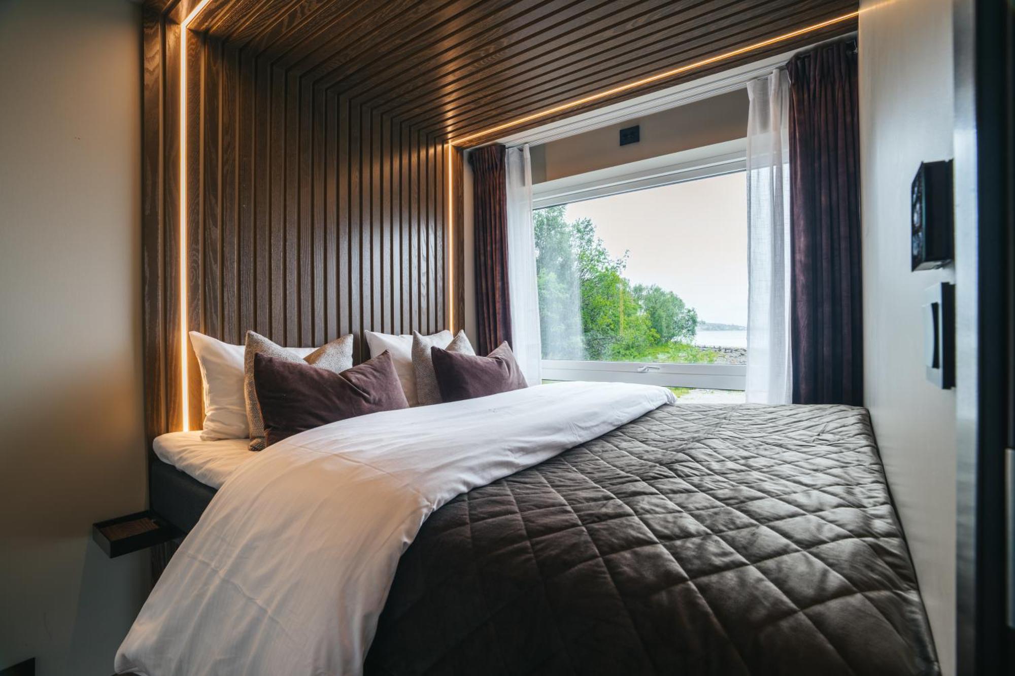 Steam Pier Apartment Kvaloya